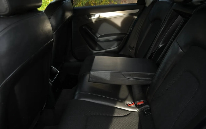 Audi A4 cena 44700 przebieg: 196478, rok produkcji 2011 z Nowogrodziec małe 631